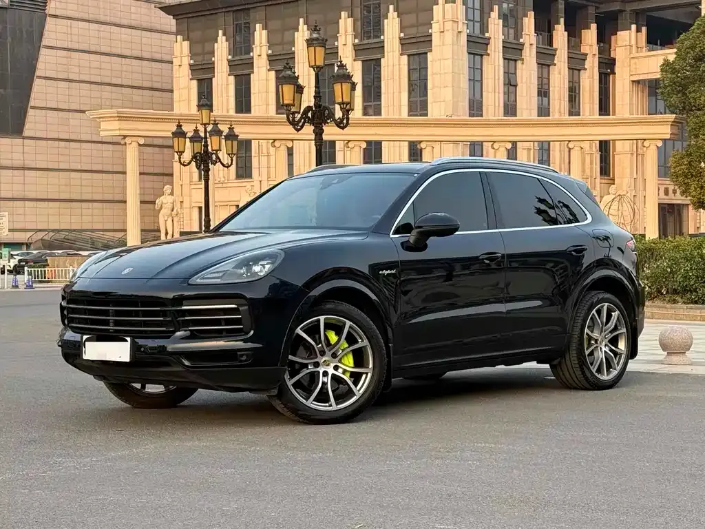 Porsche Cayenne Hybrid — фото 1