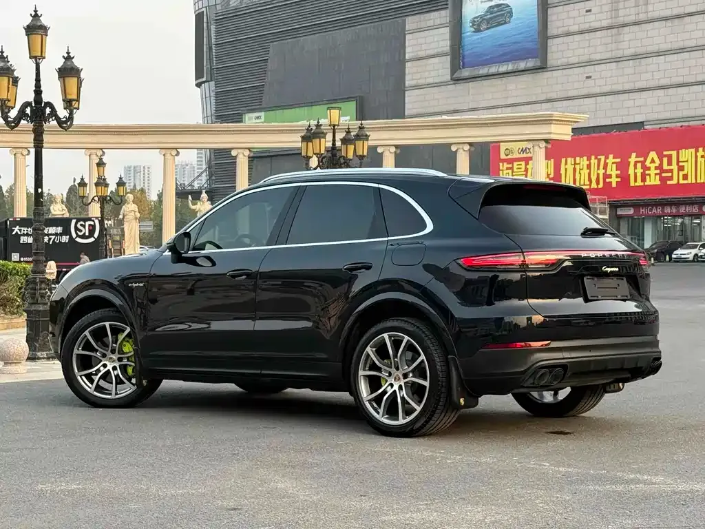 Porsche Cayenne Hybrid — фото 6
