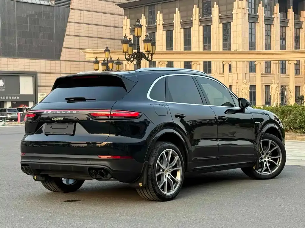Porsche Cayenne Hybrid — фото 5