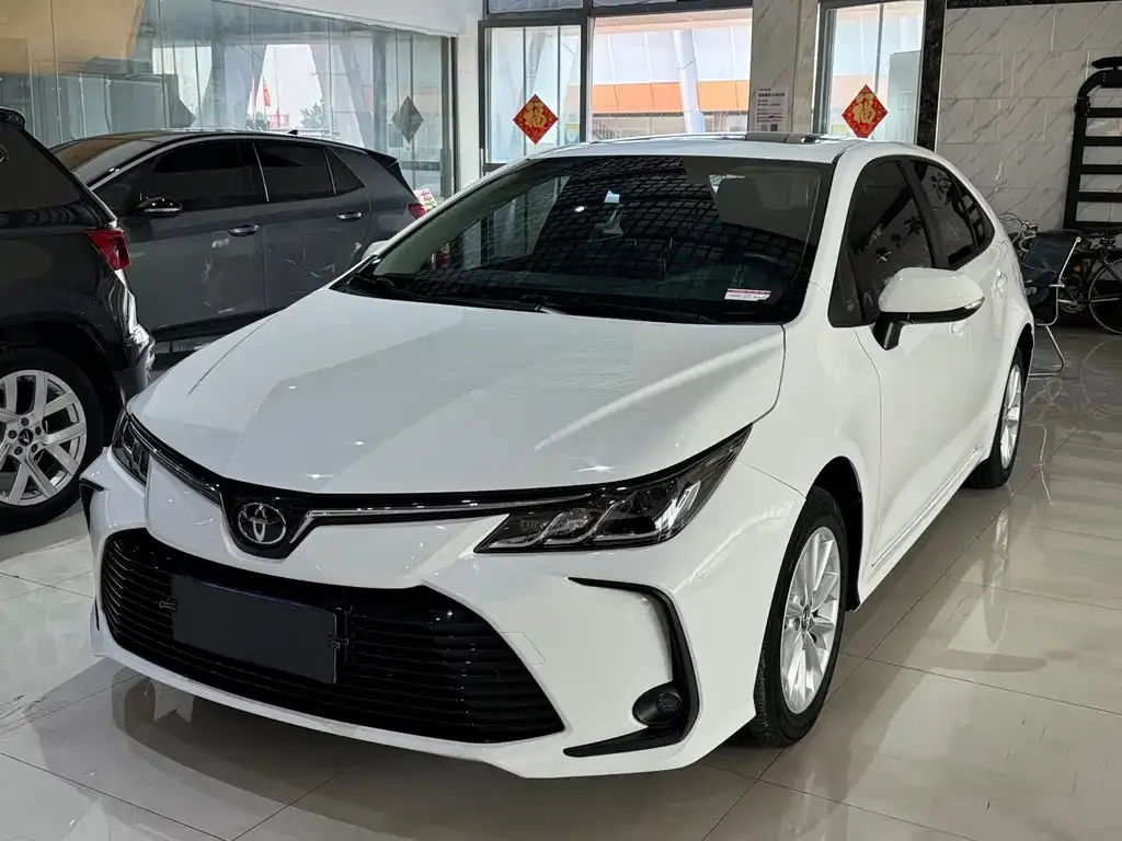 Toyota Corolla — фото 1