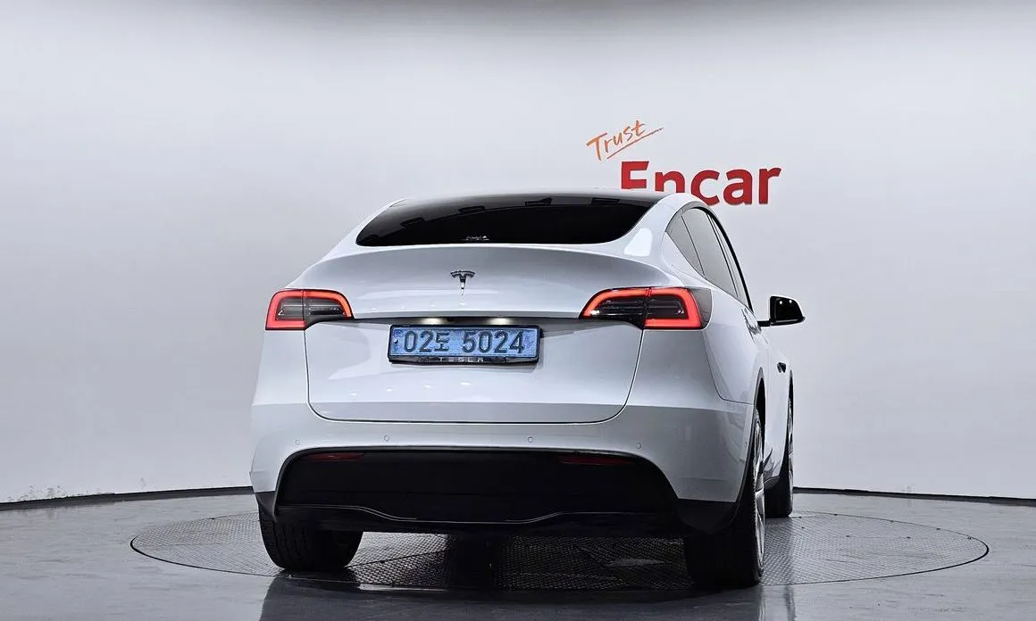 Tesla Model Y — фото 5