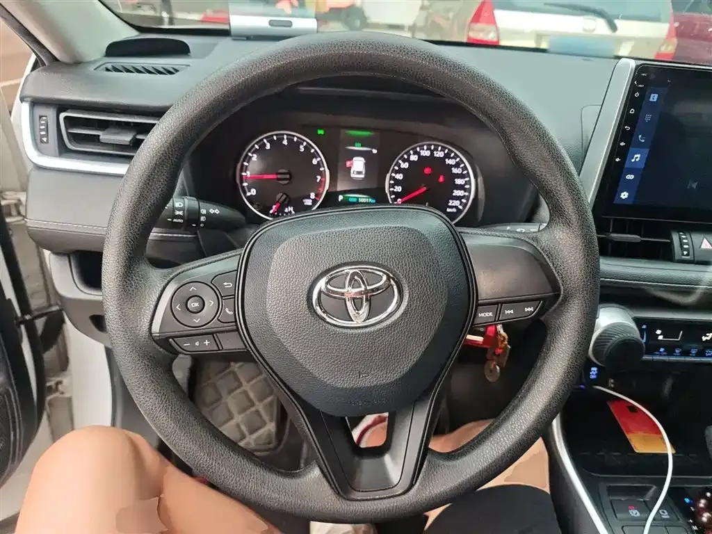 Toyota Wildlander — фото 10
