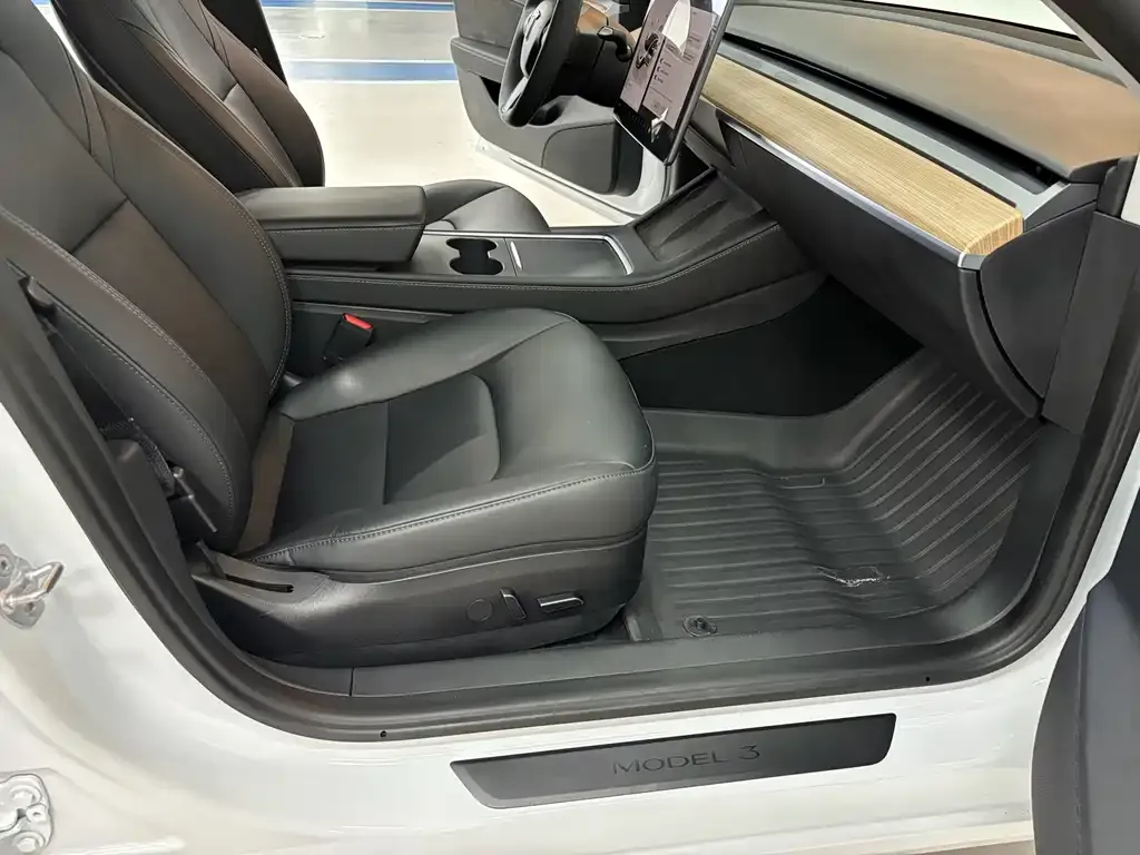 Tesla Model 3 — фото 4