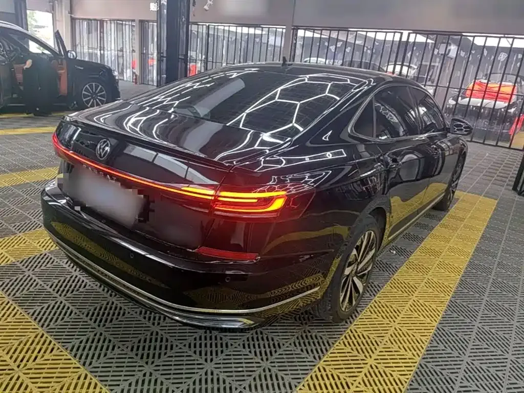 Volkswagen Passat — фото 7