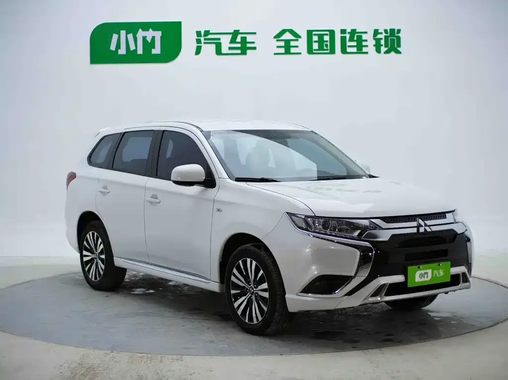 Mitsubishi Outlander — фото 7
