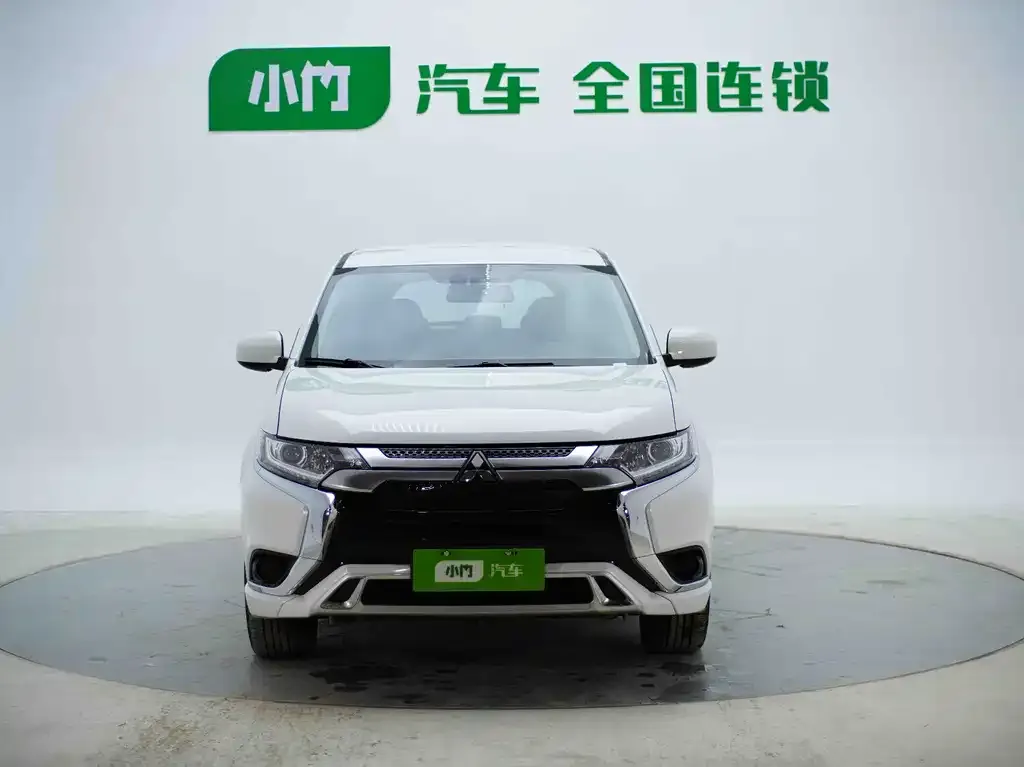 Mitsubishi Outlander — фото 9
