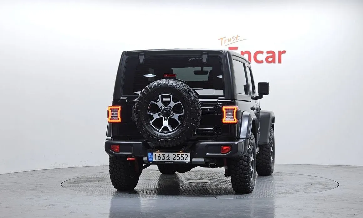 Jeep Wrangler 2023 из KR, фото 10