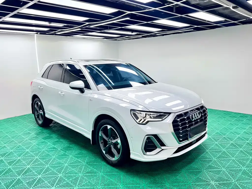 Audi Q3 — фото 10