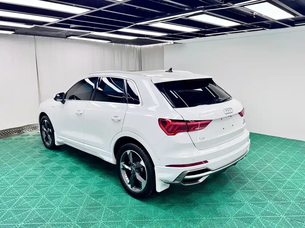 Audi Q3 — фото 4
