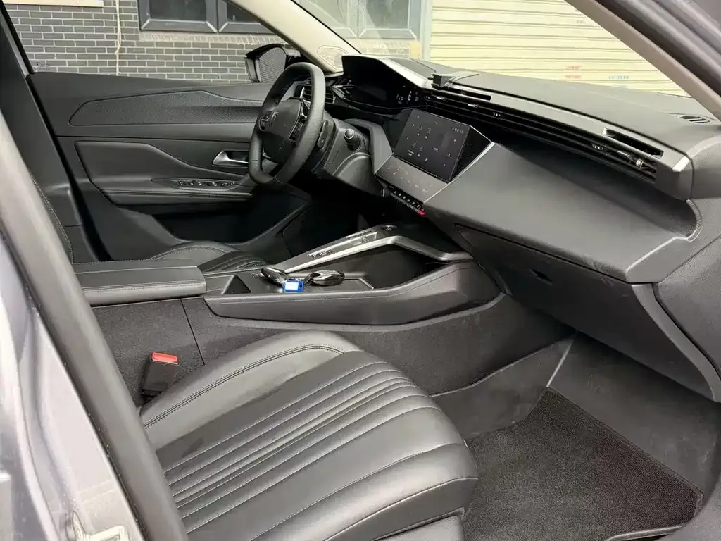 Peugeot 408X 2024 из CN, фото 9