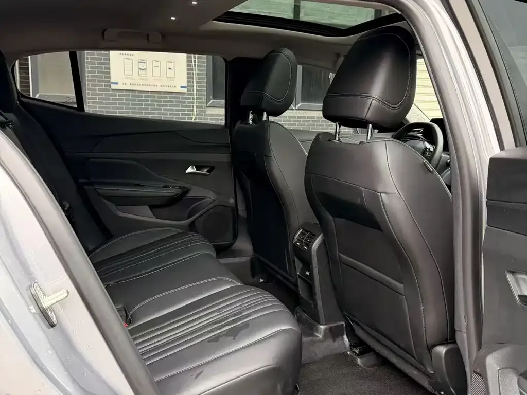 Peugeot 408X 2024 из CN, фото 8