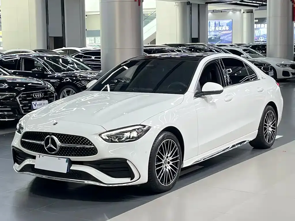 Mercedes-Benz C-Class — фото 1