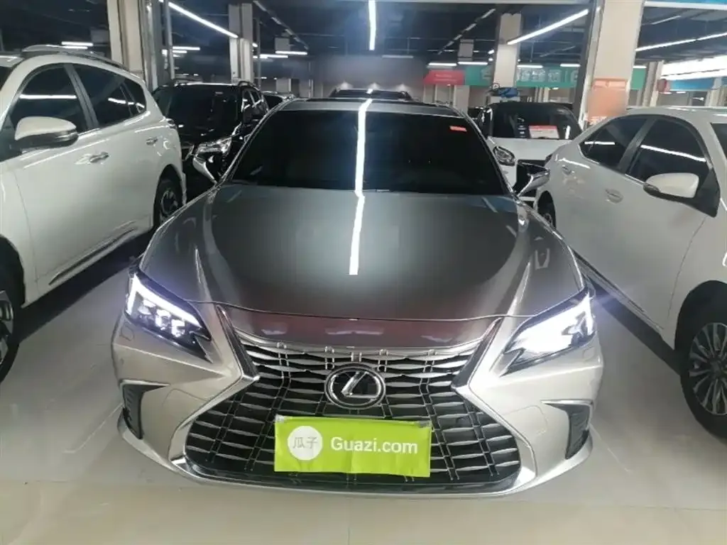 Lexus ES — фото 10