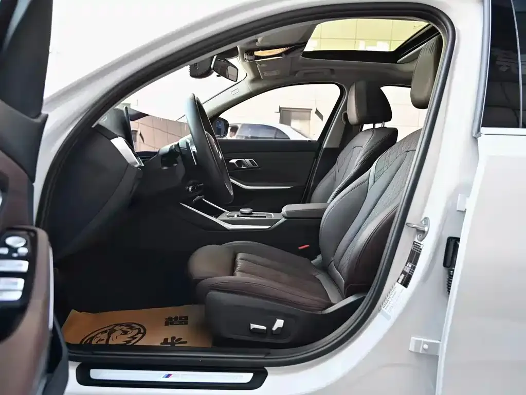 BMW 3 Series 2023 из CN, фото 7