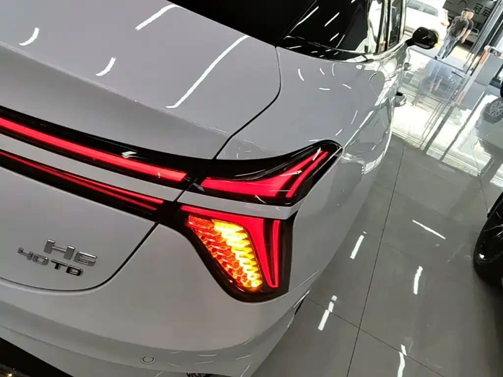 Hongqi H6 — фото 4