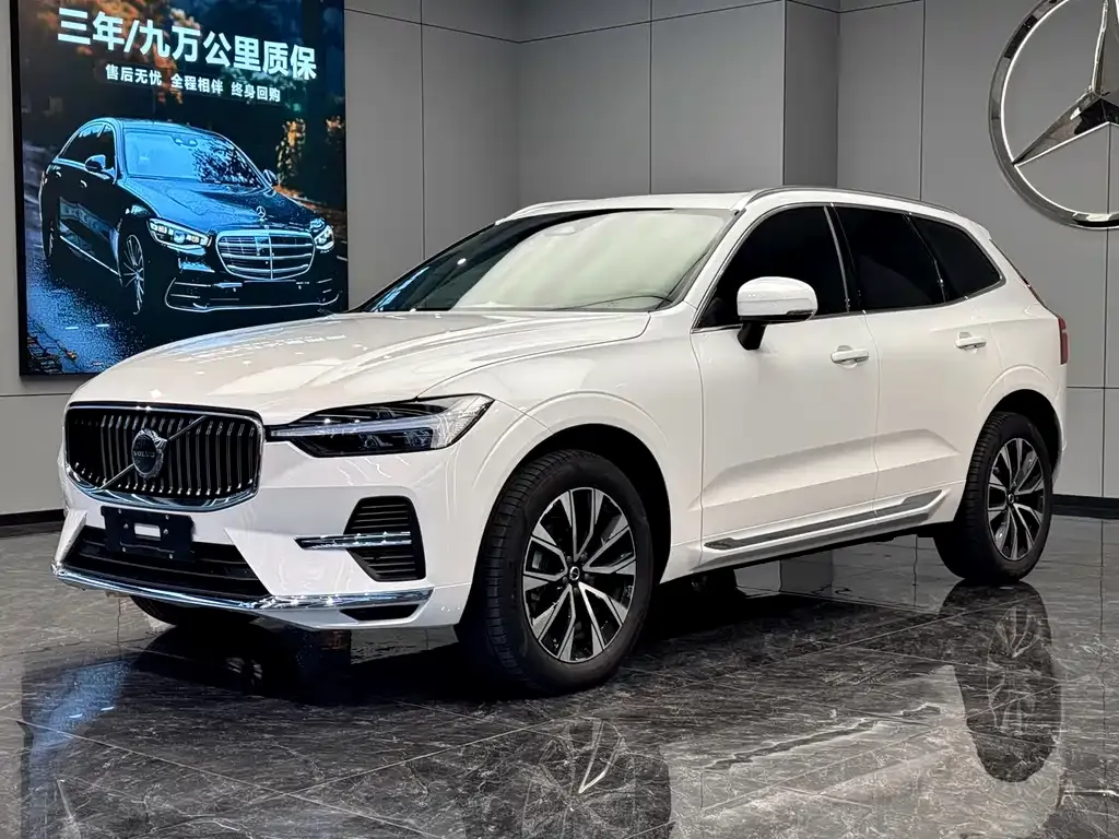Volvo XC60 — фото 1
