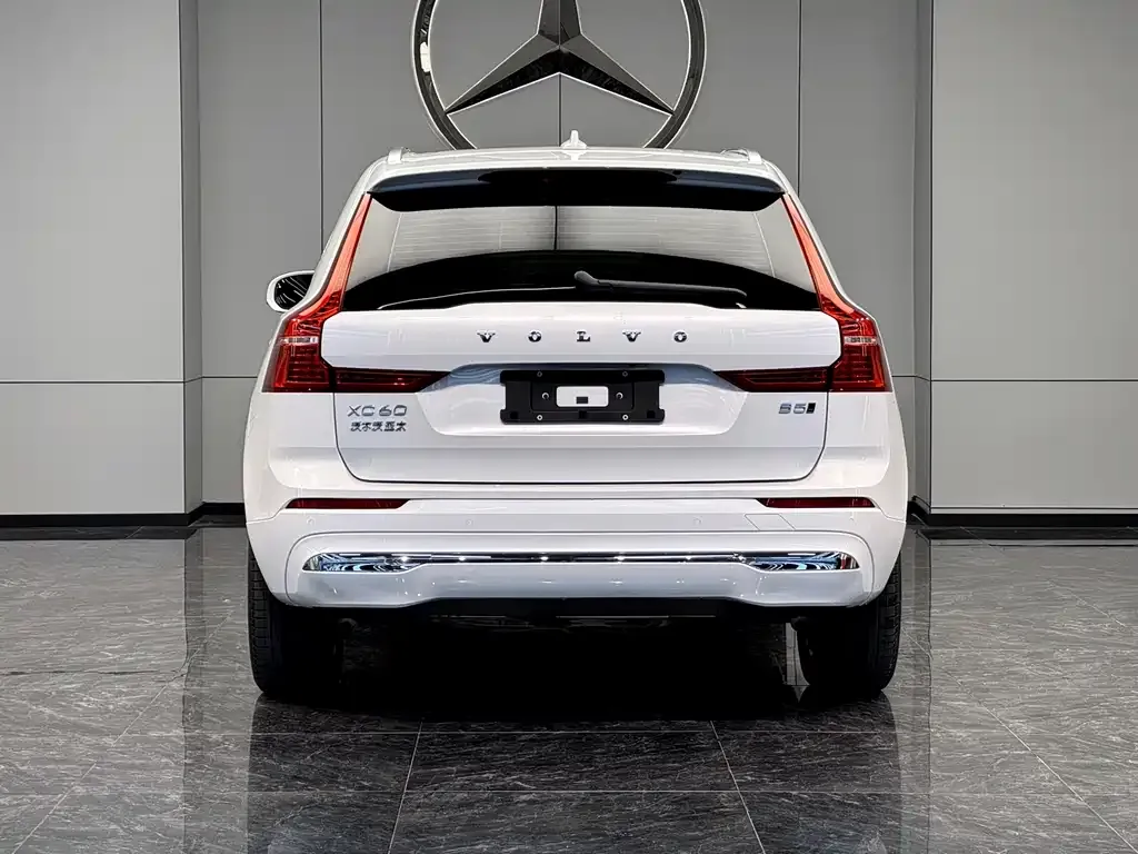 Volvo XC60 — фото 2