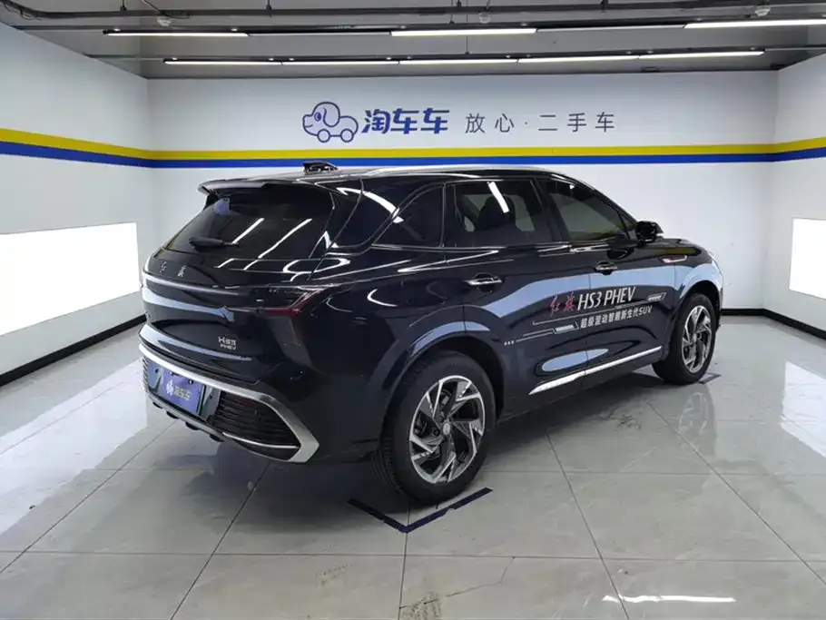 Hongqi HS3 PHEV 2024 из CN, фото 3