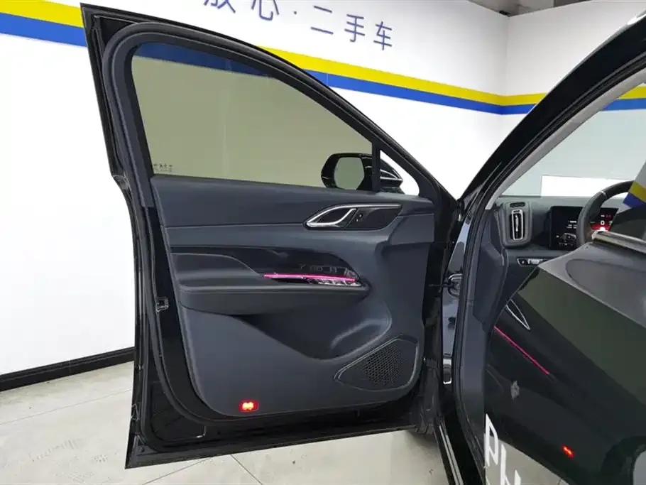 Hongqi HS3 PHEV 2024 из CN, фото 2