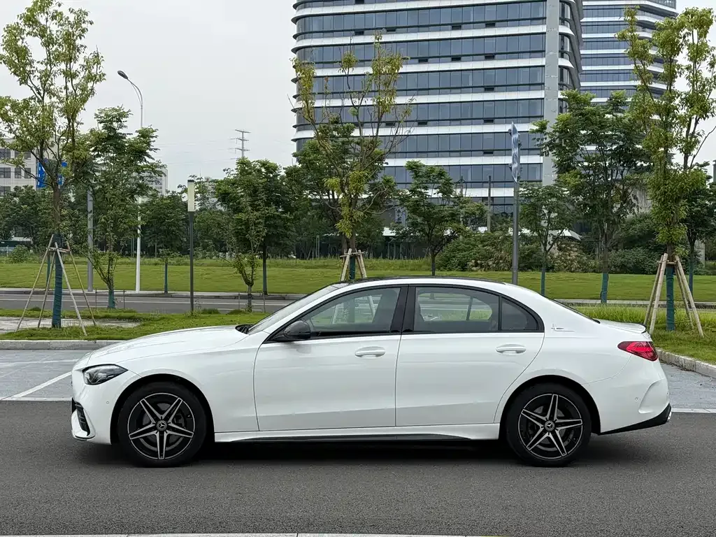 Mercedes-Benz C-Class — фото 10