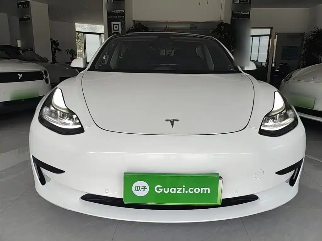 Tesla Model 3 — фото 3