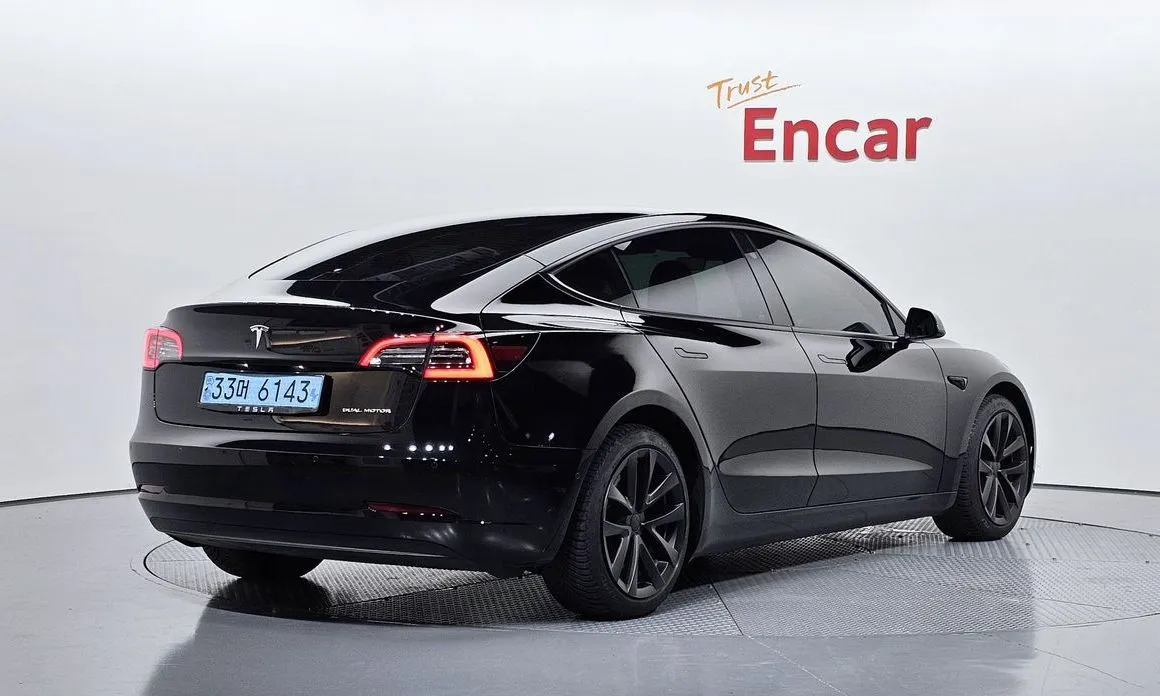 Tesla Model 3 — фото 5