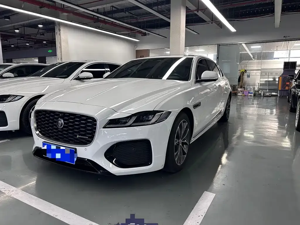 Jaguar XFL