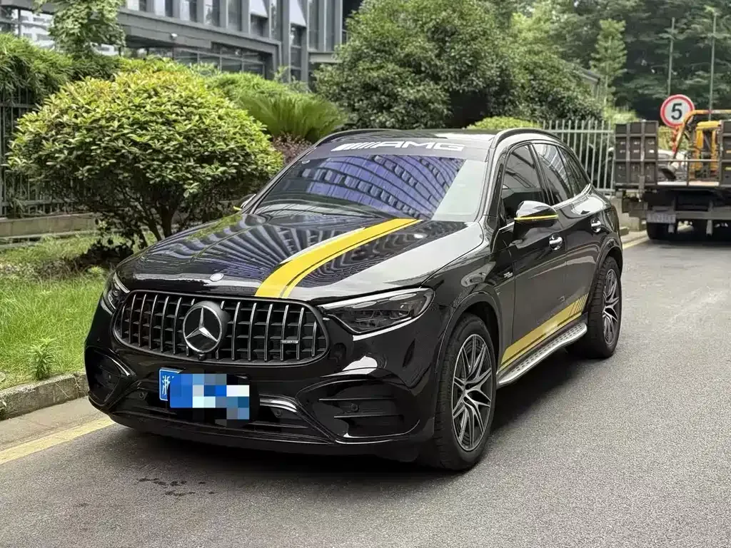 Mercedes-Benz GLC AMG — фото 1