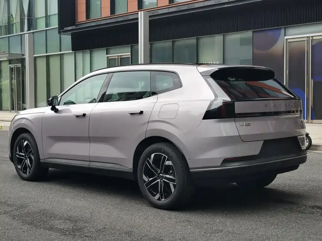 Volvo XC70 Plug-in Hybrid 2026 из CN, фото 4
