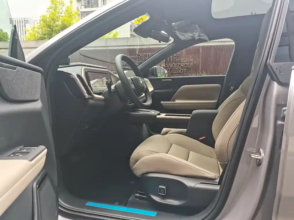 Volvo XC70 Plug-in Hybrid 2026 из CN, фото 7