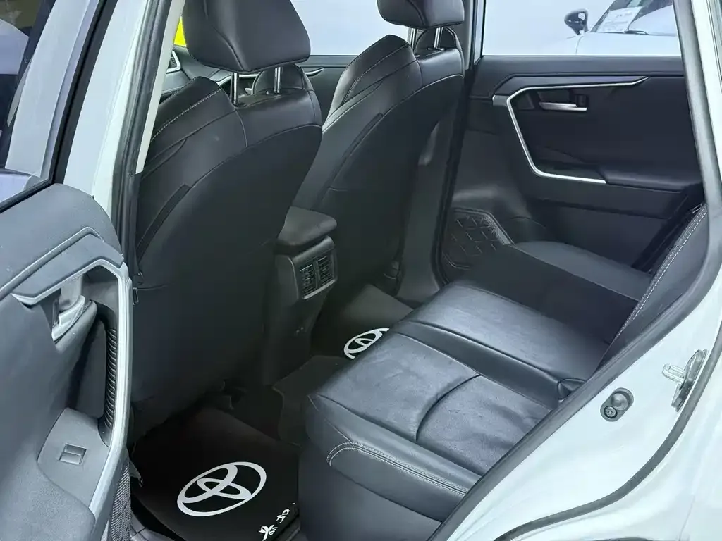 Toyota Wildlander — фото 3