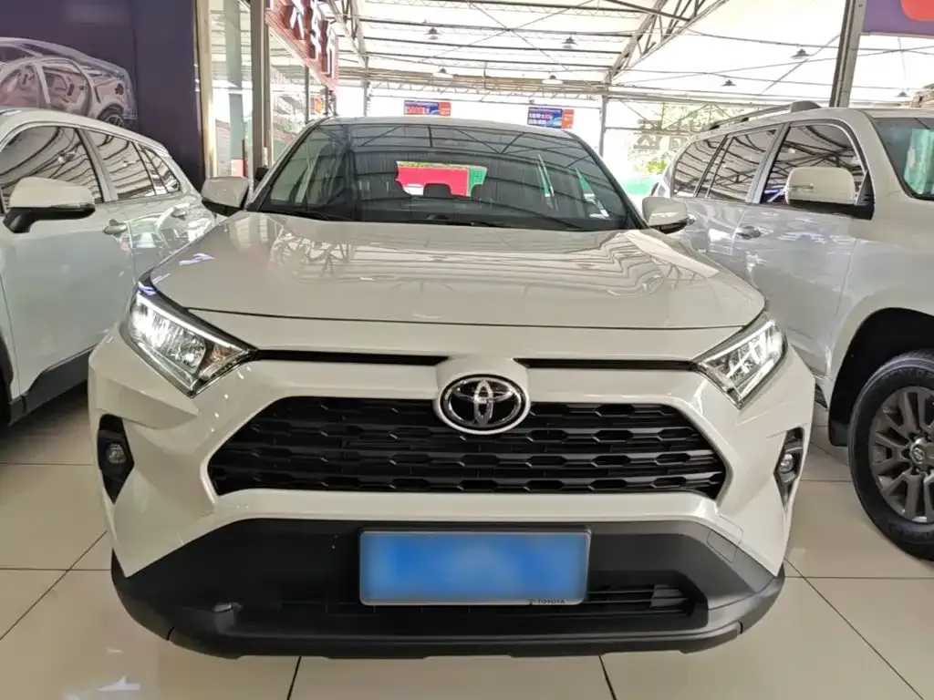 Toyota RAV4 — фото 9