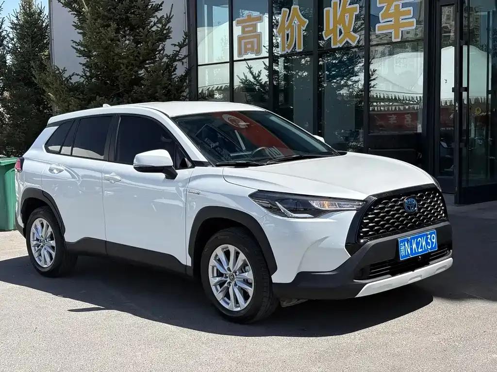 Toyota Corolla Cross — фото 1
