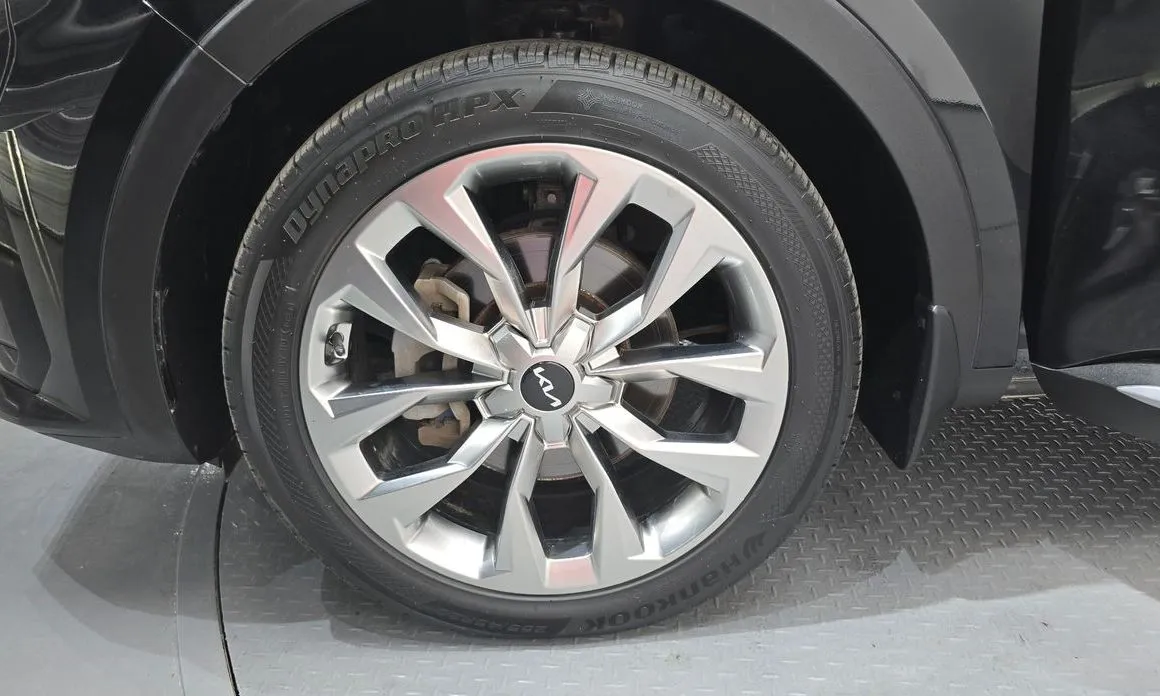 Kia Sorento — фото 9