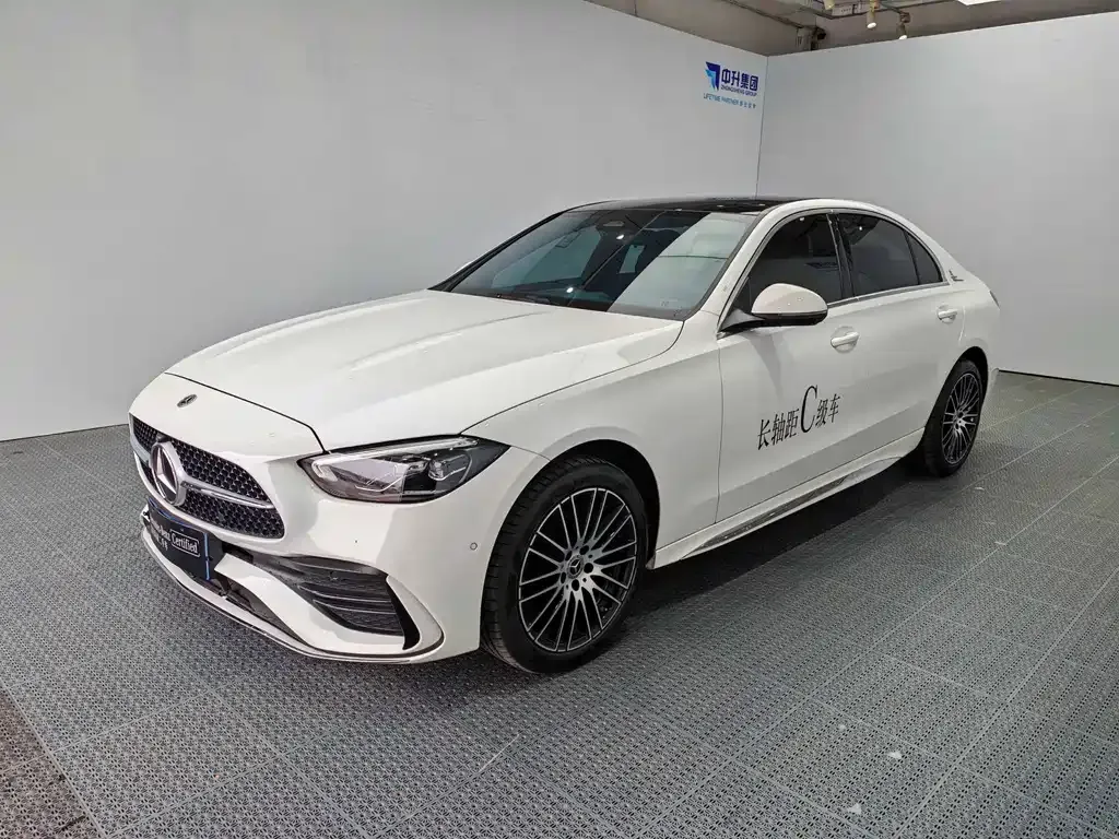 Mercedes-Benz C-Class — фото 1