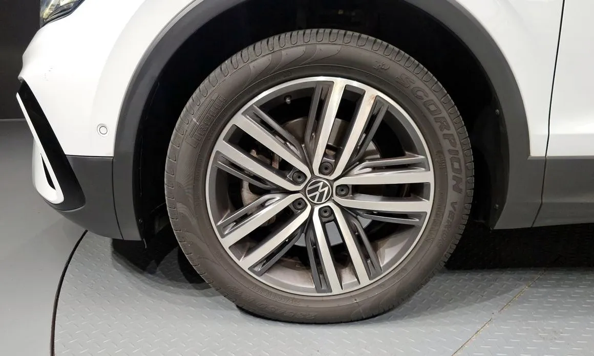 Volkswagen Tiguan — фото 6