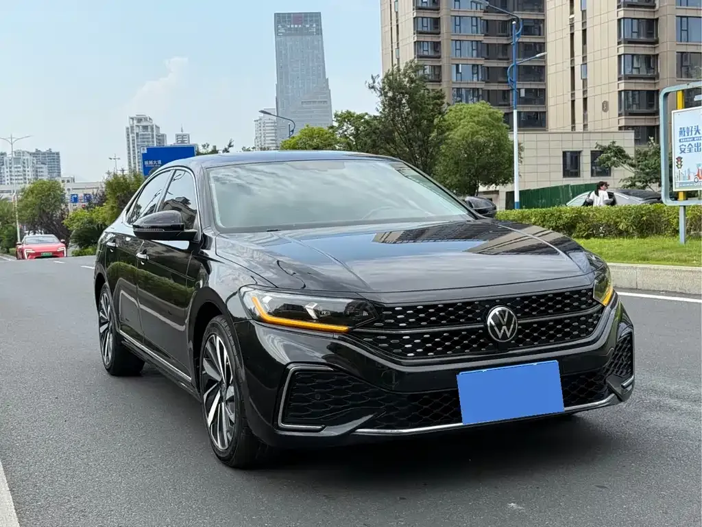 Volkswagen Passat — фото 4