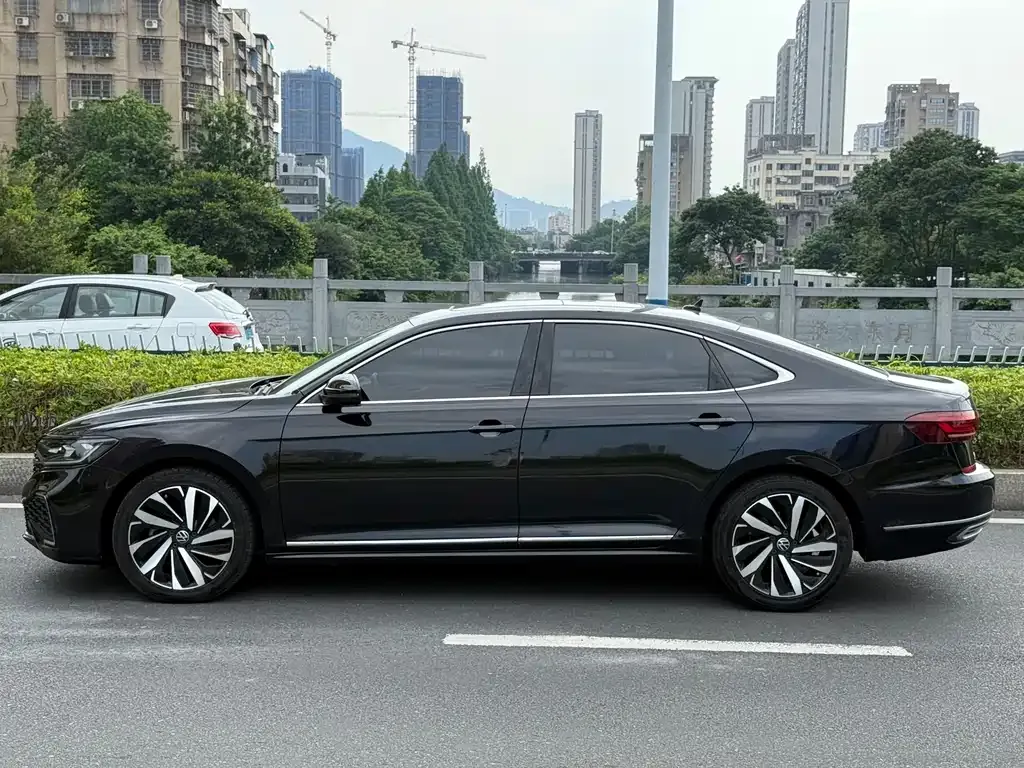 Volkswagen Passat — фото 8