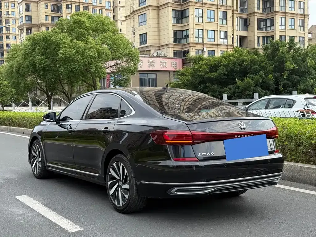 Volkswagen Passat — фото 3