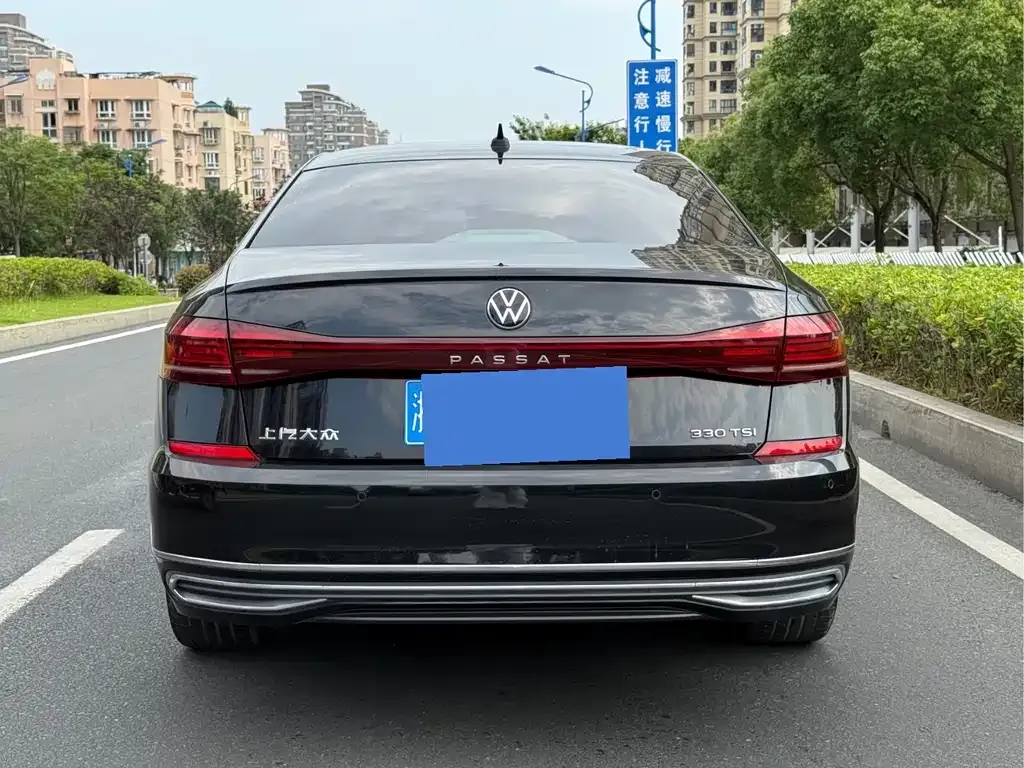 Volkswagen Passat — фото 10