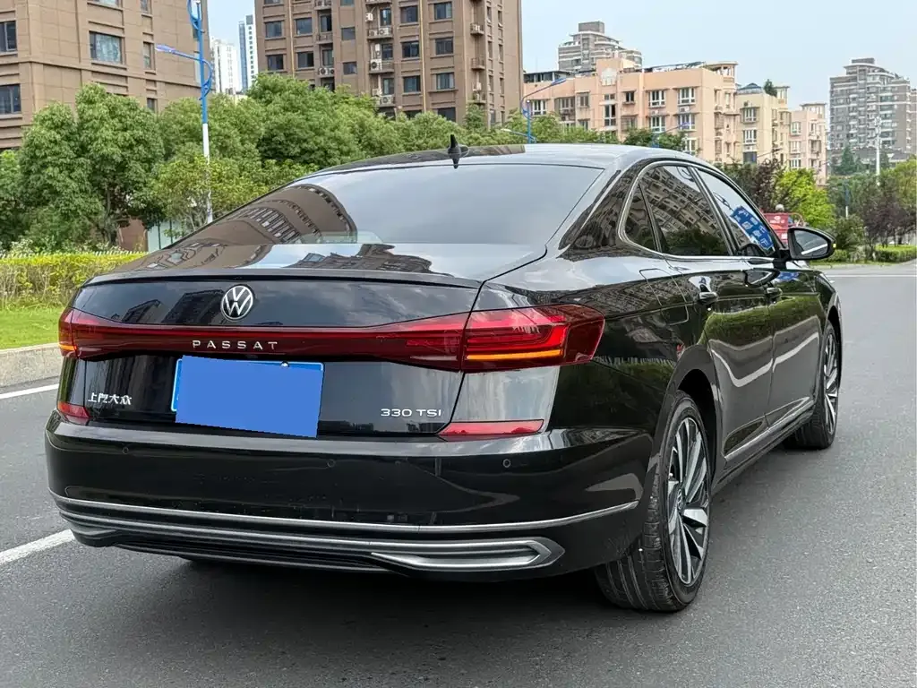 Volkswagen Passat — фото 6