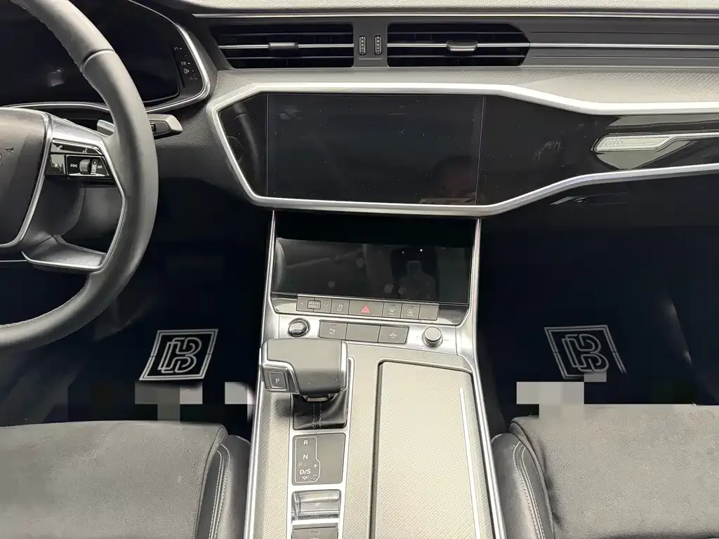 Audi A7L 2023 из CN, фото 3