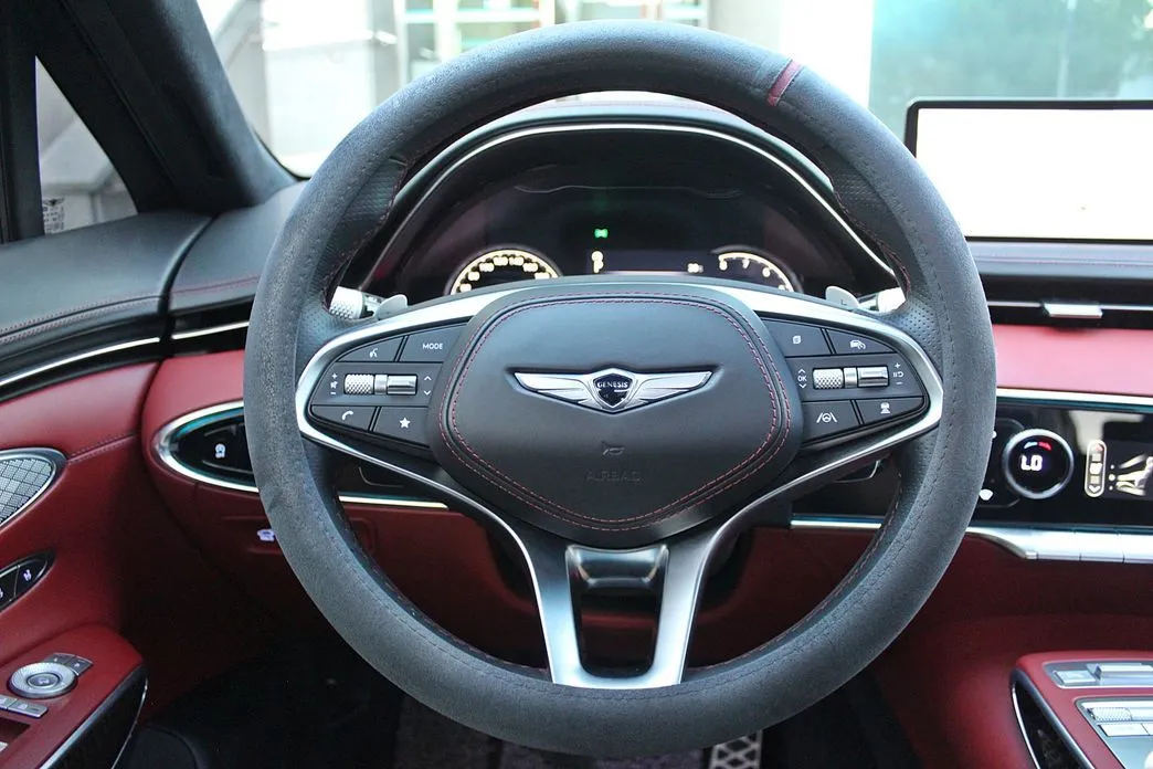 Genesis GV70 — фото 10