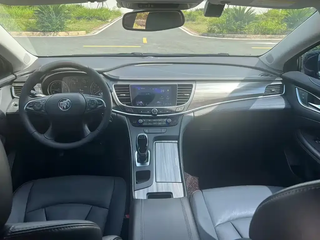 Buick LaCrosse 2023 из CN, фото 2