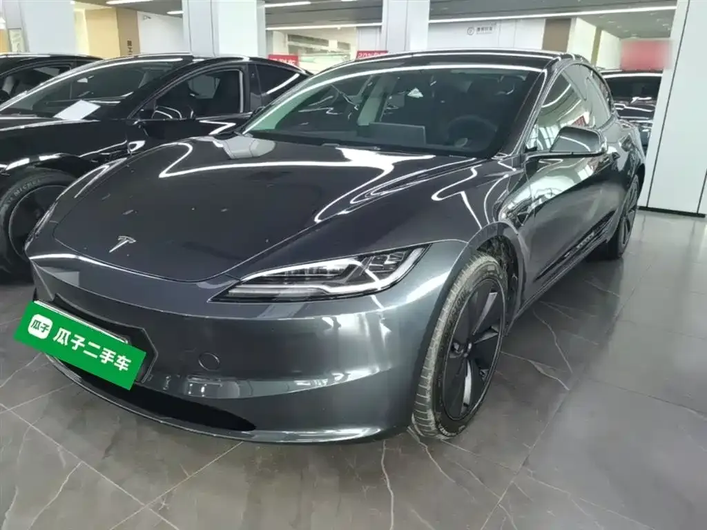 Tesla Model 3 — фото 1