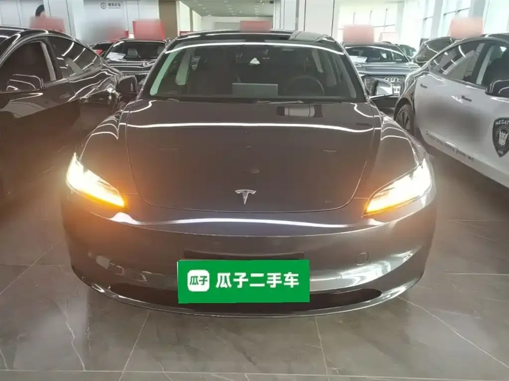 Tesla Model 3 — фото 6