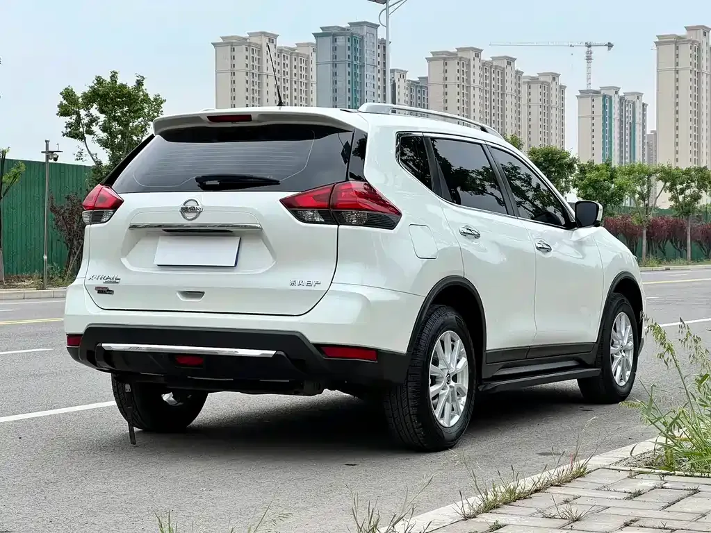 Nissan X-Trail — фото 4