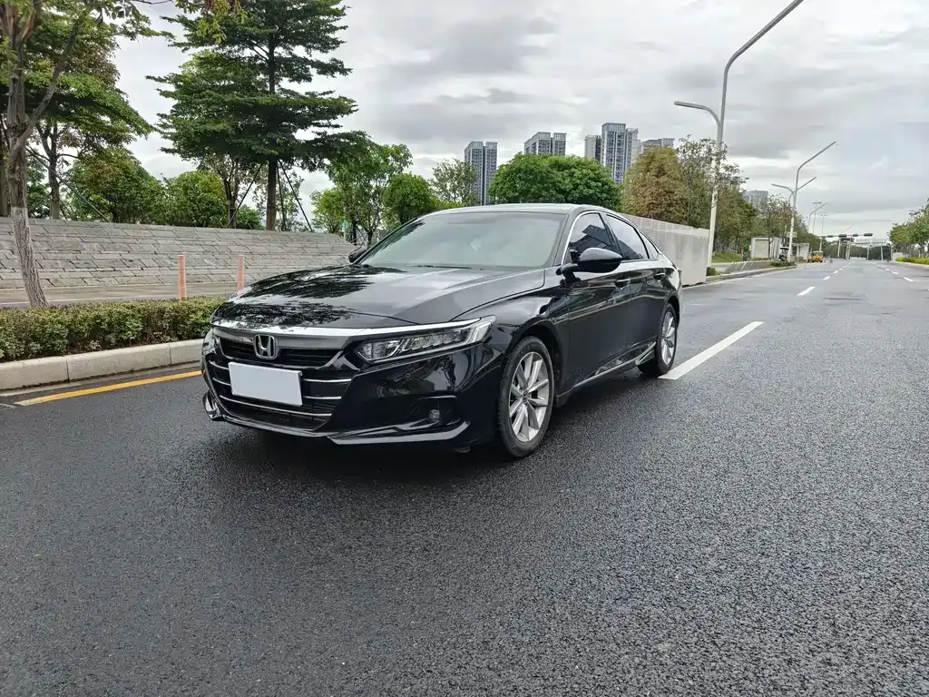 Honda Accord — фото 1