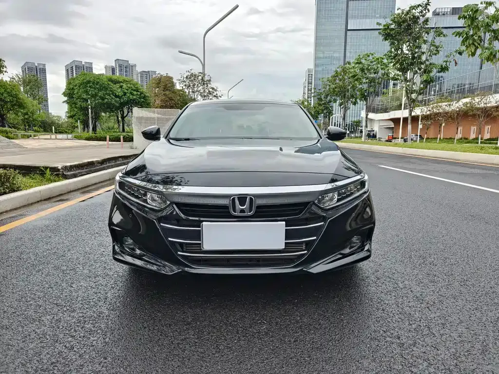 Honda Accord — фото 10