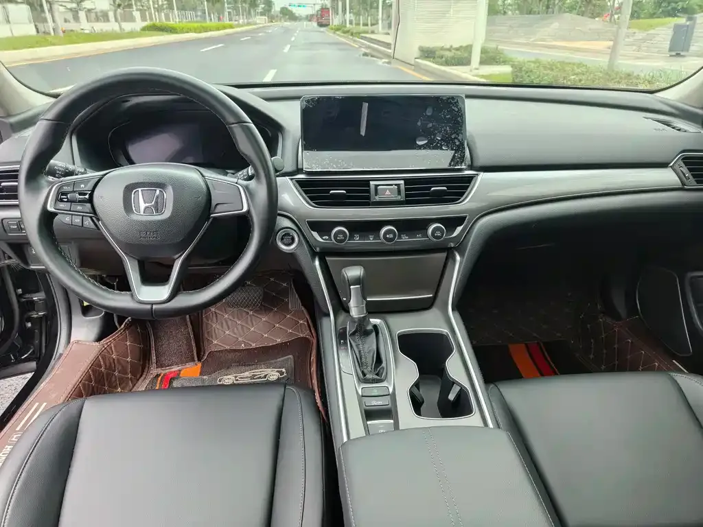 Honda Accord — фото 7